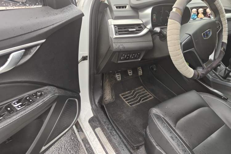Used Geely Auto Vision S1 2018 1.5L Manual FENGXING Model Driver Seat