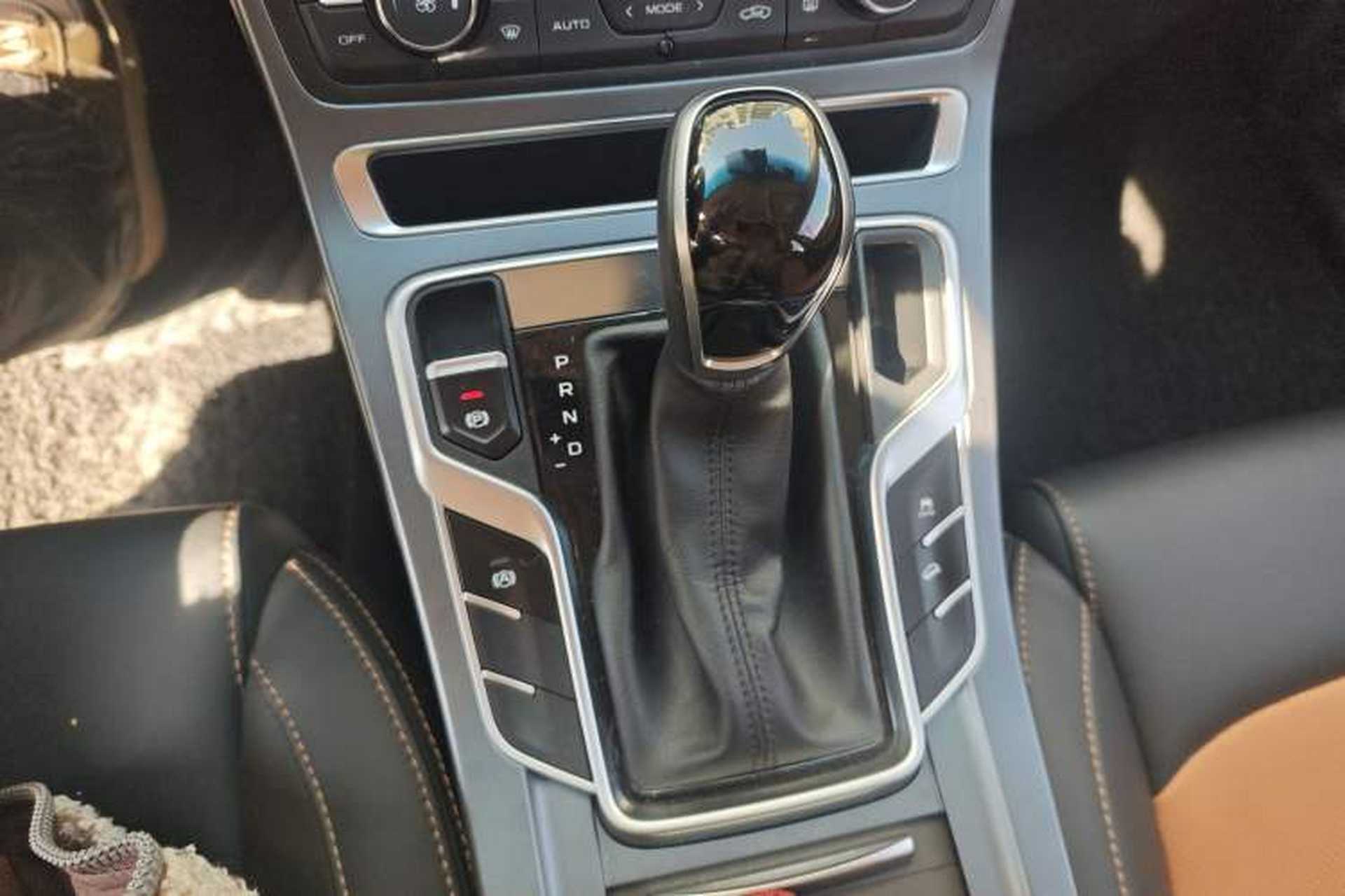 Used Geely Auto Vision S1 2018 1.4T CVT FENGXING Model Gear Lever