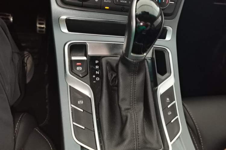 Used Geely Auto Vision S1 2018 1.4T CVT FENGXING Model Gear Lever