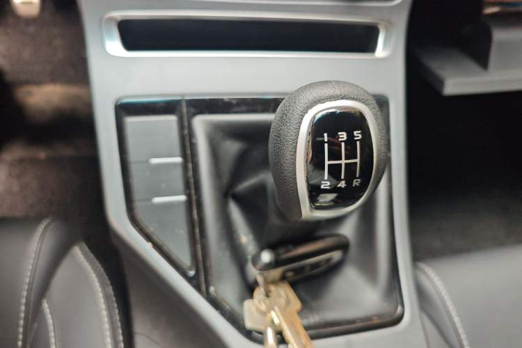 Used Geely Auto Vision S1 2018 1.5L Manual Fong Chi Model Gear Lever