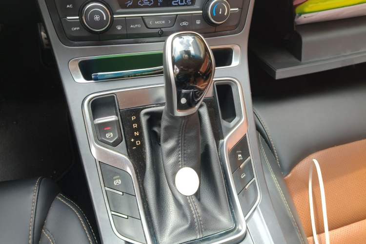 Used Geely Auto Vision S1 2018 1.5L CVT FENGXING Model Gear Lever