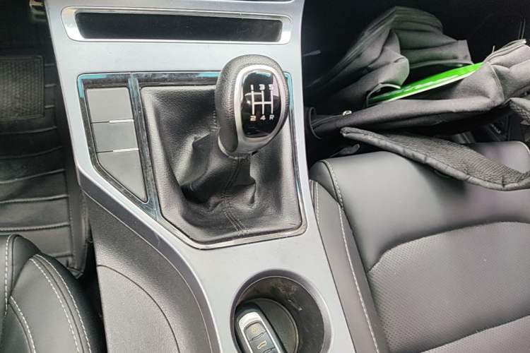 Used Geely Auto Vision S1 2018 1.5L Manual FENGXING Model Gear Lever
