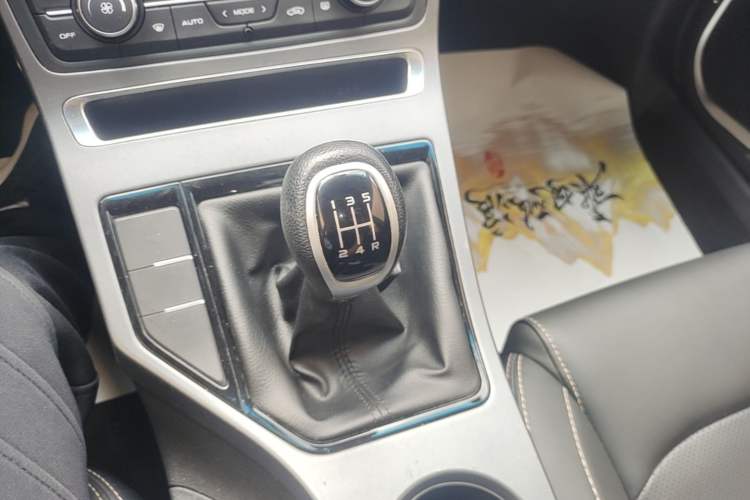 Used Geely Auto Vision S1 2018 1.5L Manual Fong Chi Model Gear Lever