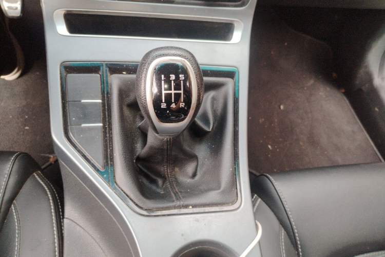 Used Geely Auto Vision S1 2018 1.5L Manual FENGXING Model Gear Lever
