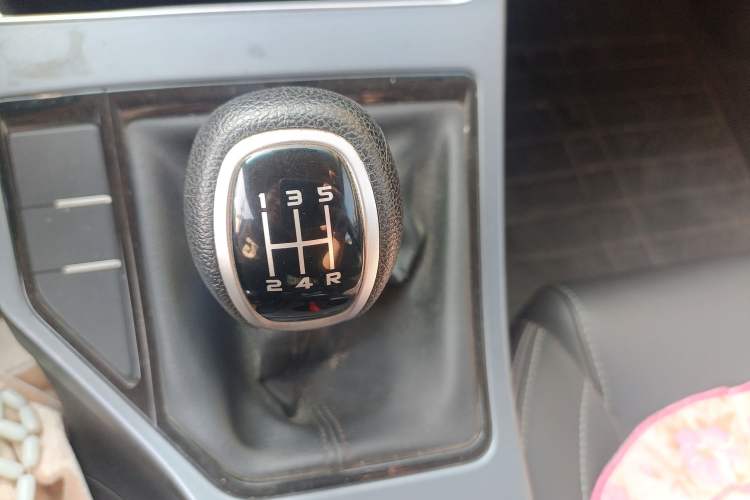 Used Geely Auto Vision S1 2018 1.5L Manual FENGXING Model Gear Lever