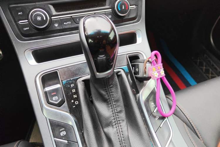Used Geely Auto Vision S1 2018 1.5L CVT FENGXING Model Gear Lever