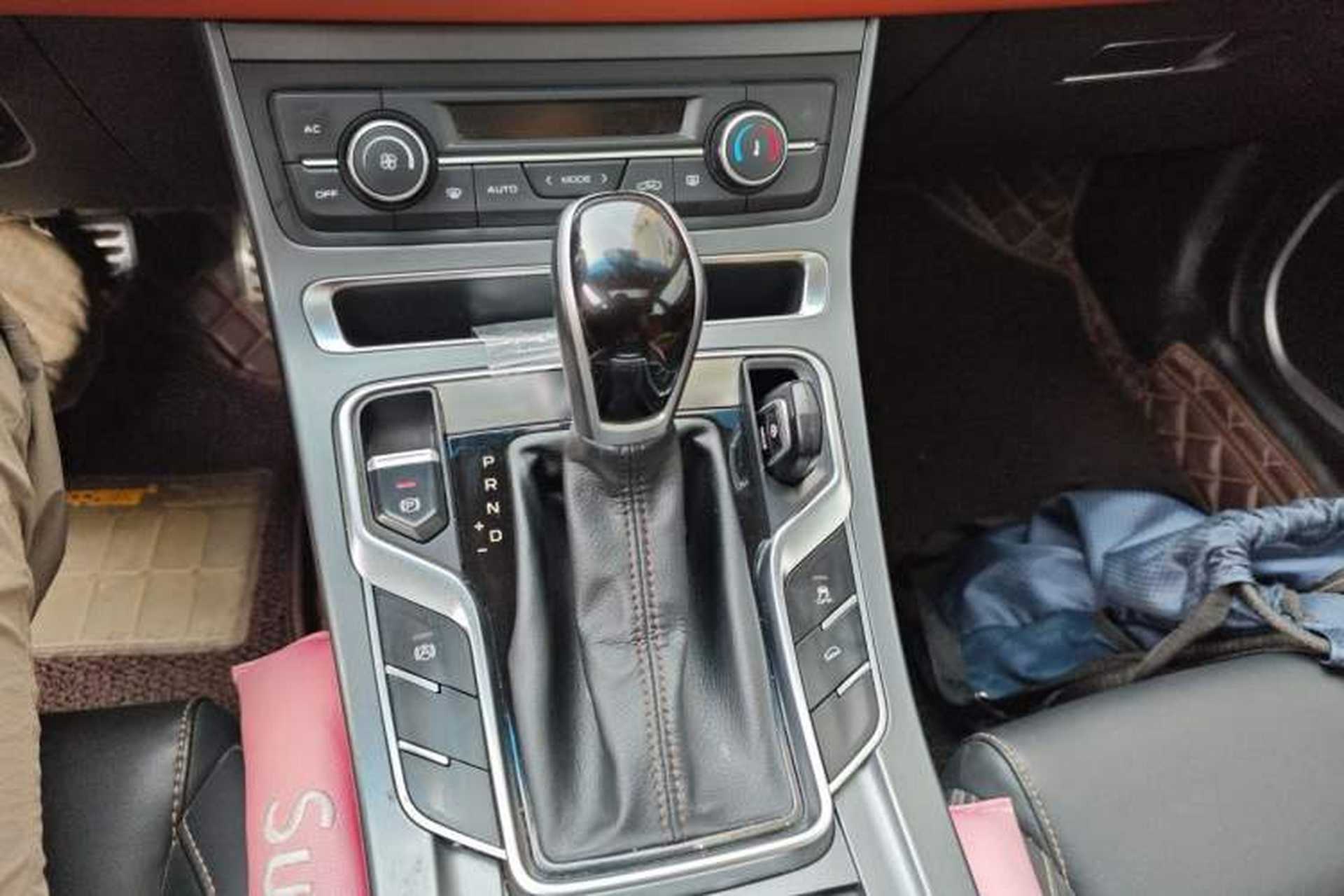 Used Geely Auto Vision S1 2018 1.5L CVT FENGXING Model Gear Lever