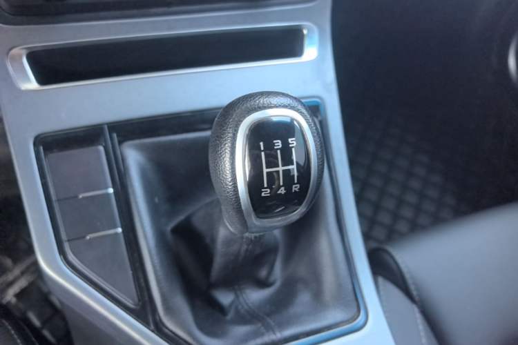 Used Geely Auto Vision S1 2018 1.5L Manual Fong Chi Model Gear Lever