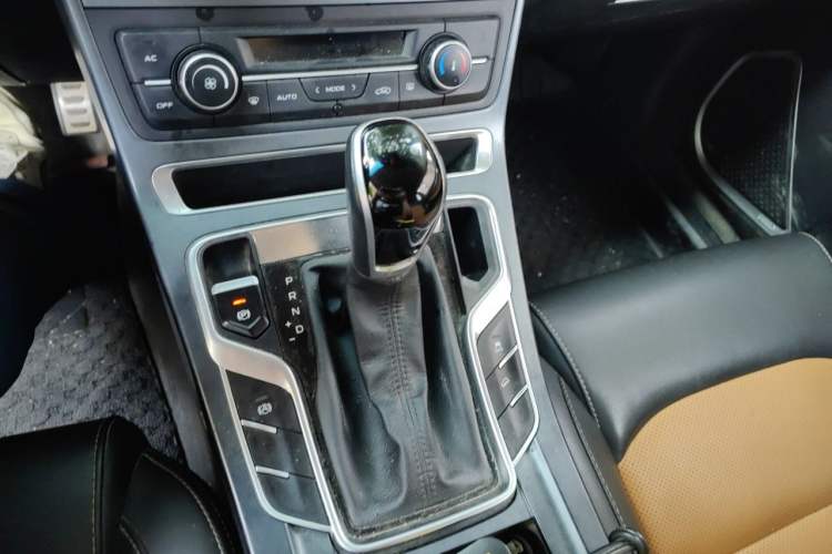 Used Geely Auto Vision S1 2018 1.4T CVT FENGXING Model Gear Lever