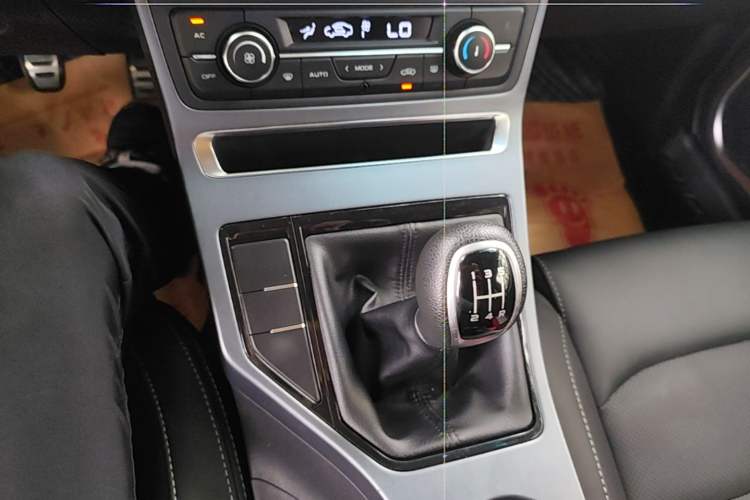 Used Geely Auto Vision S1 2018 1.5L Manual FENGXING Model Gear Lever