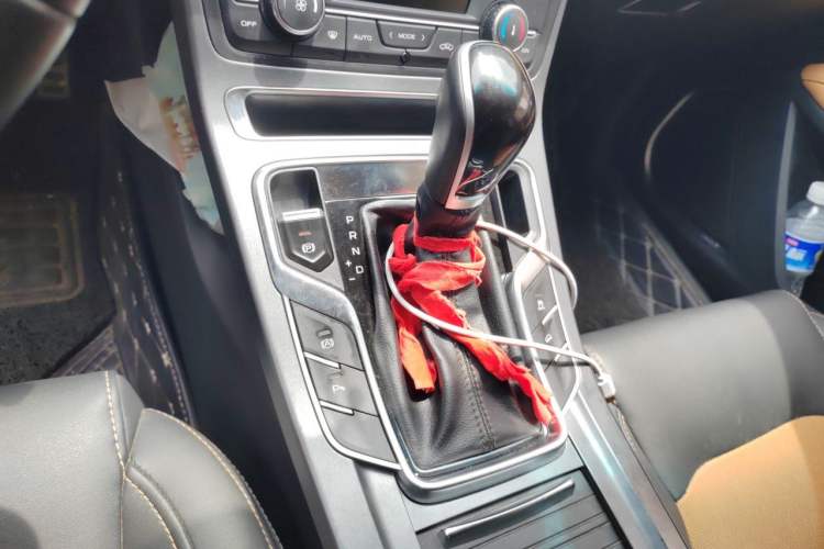 Used Geely Auto Vision S1 2018 1.4T CVT Fēngruì Model Gear Lever