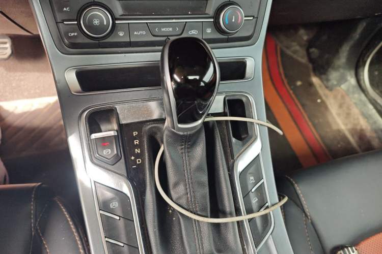 Used Geely Auto Vision S1 2018 1.5L CVT FENGXING Model Gear Lever