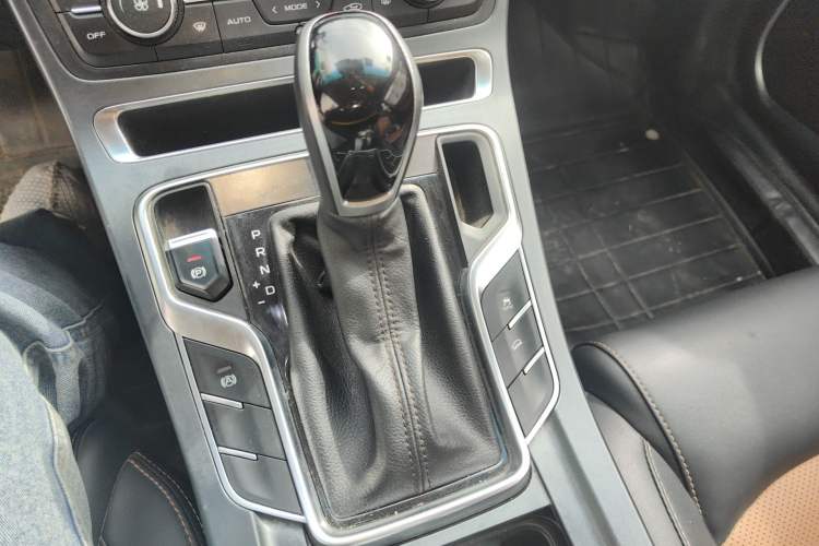 Used Geely Auto Vision S1 2018 1.4T CVT Fengchi Model Gear Lever