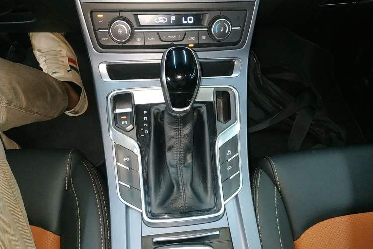 Used Geely Auto Vision S1 2018 1.5L CVT FENGXING Model Gear Lever