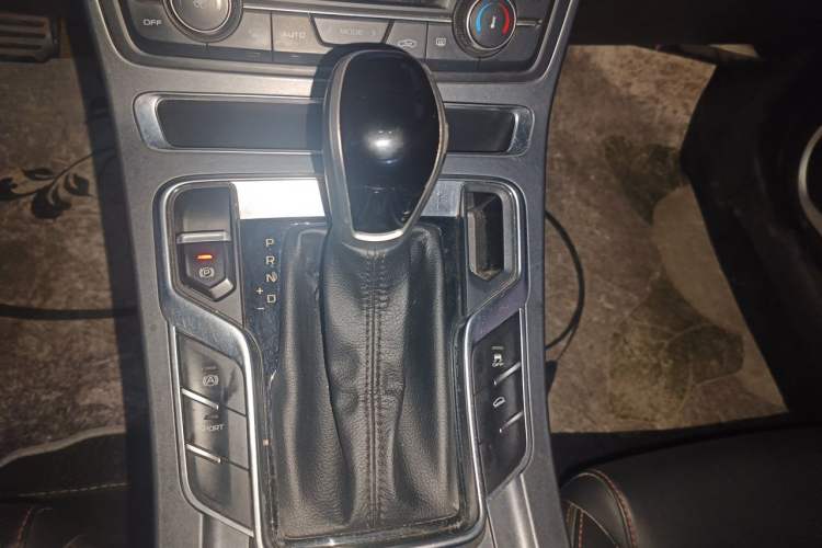 Used Geely Auto Vision S1 2018 1.5L CVT FENGXING Model Gear Lever