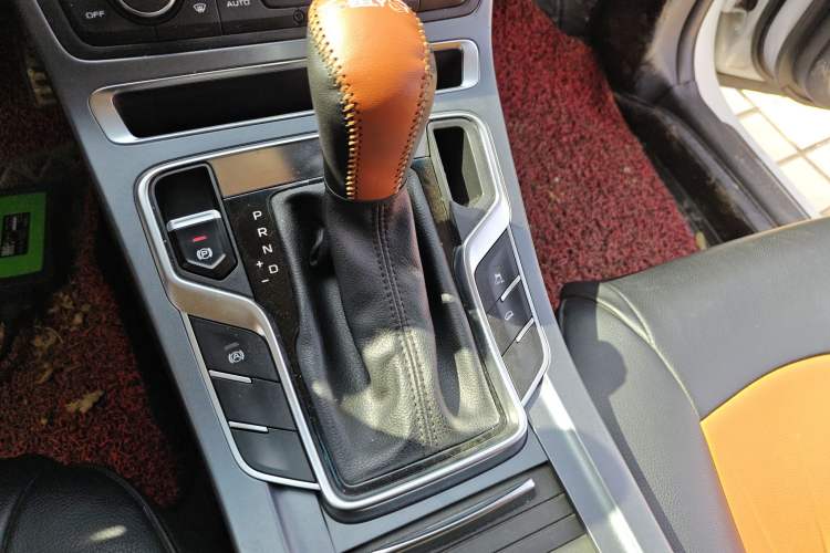 Used Geely Auto Vision S1 2018 1.4T CVT FENGXING Model Gear Lever