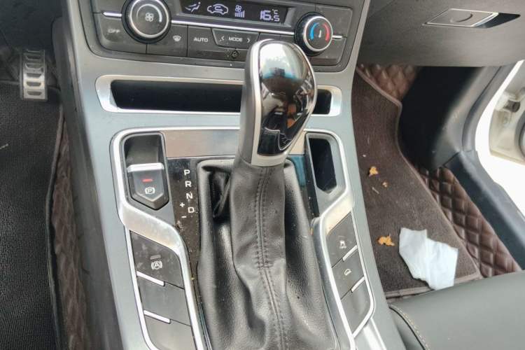 Used Geely Auto Vision S1 2018 1.4T CVT FENGXING Model Gear Lever