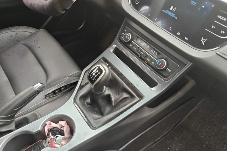 Used Geely Auto Vision S1 2018 1.5L Manual FENGXING Model Gear Lever