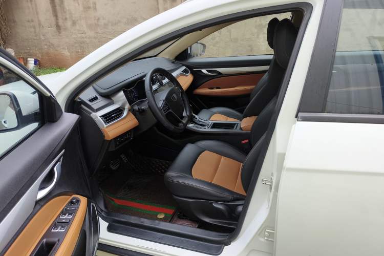Used Geely Auto Vision S1 2018 1.4T CVT Fengchi Model Interior 1