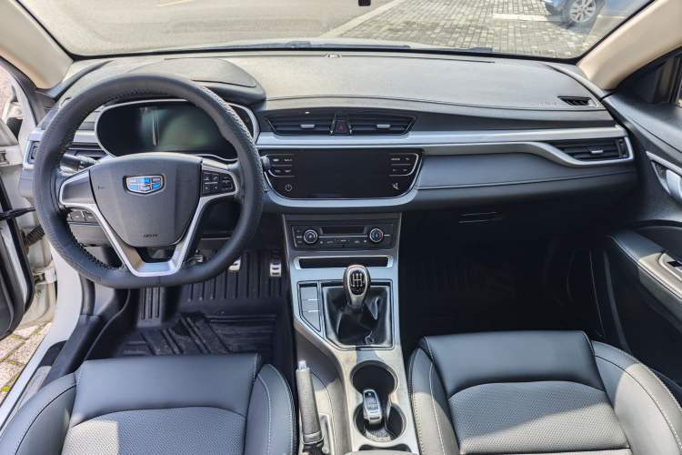 Used Geely Auto Vision S1 2018 1.5L Manual FENGXING Model Interior 1