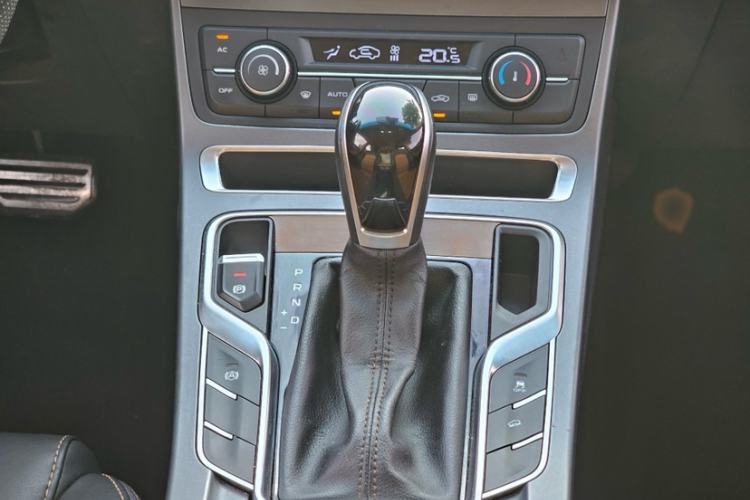 Used Geely Auto Vision S1 2018 1.4T CVT Fengchi Model Interior 1