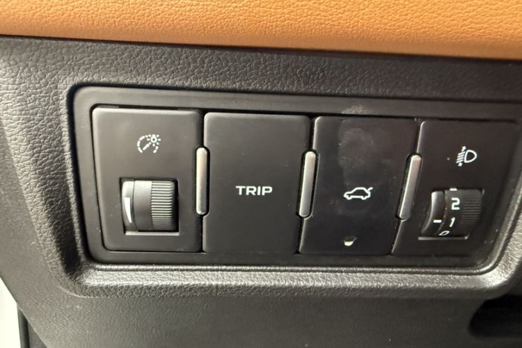 Used Geely Auto Vision S1 2018 1.4T CVT Fengchi Model Interior 14