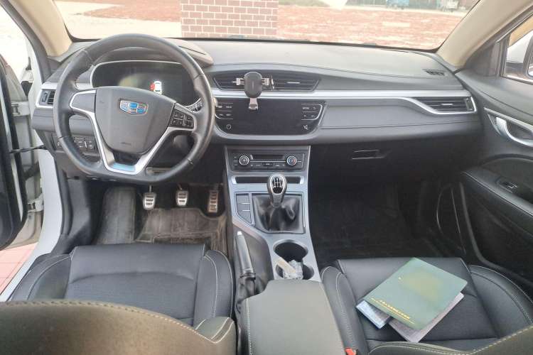 Used Geely Auto Vision S1 2018 1.5L Manual FENGXING Model Interior 3