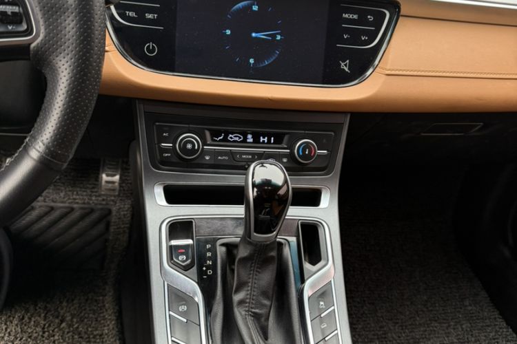 Used Geely Auto Vision S1 2018 1.4T CVT Fengchi Model Interior 5