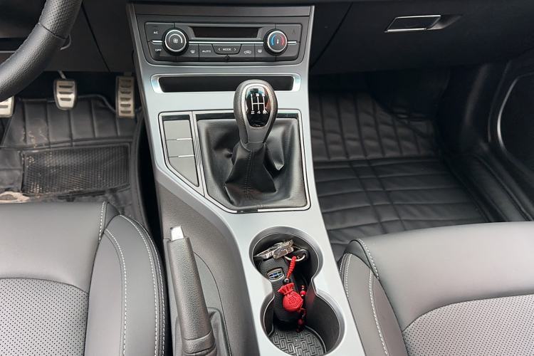 Used Geely Auto Vision S1 2018 1.5L Manual Fong Chi Model Interior 7