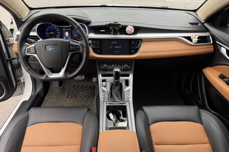 Used Geely Auto Vision S1 2018 1.4T CVT Fengchi Model Interior 7