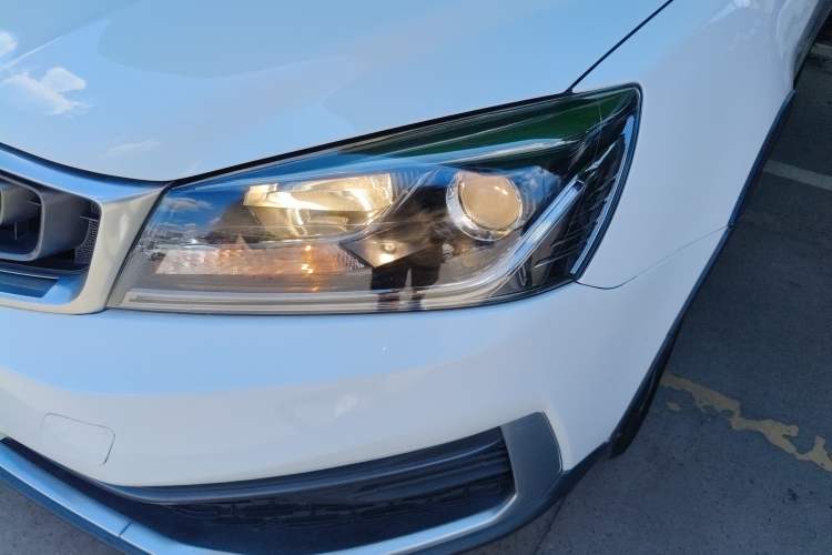 Used Geely Auto Vision S1 2018 1.5L Manual FENGXING Model Left Front Headlight