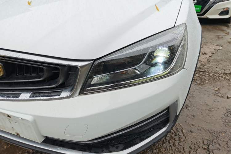 Used Geely Auto Vision S1 2018 1.4T CVT FENGXING Model Left Front Headlight