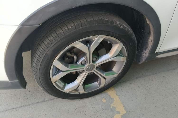 Used Geely Auto Vision S1 2018 1.5L Manual FENGXING Model Left Front Wheel Hub