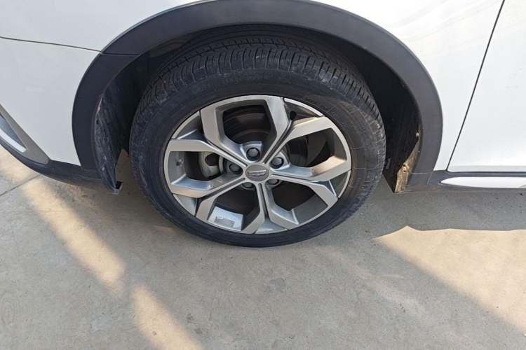 Used Geely Auto Vision S1 2018 1.5L CVT FENGXING Model Left Front Wheel Hub