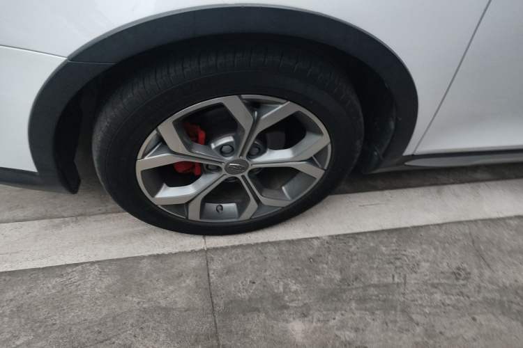 Used Geely Auto Vision S1 2018 1.5L CVT FENGXING Model Left Front Wheel Hub