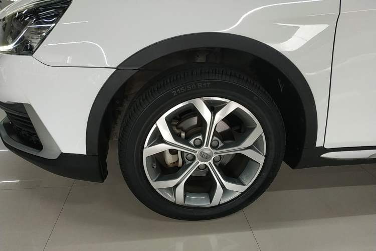 Used Geely Auto Vision S1 2018 1.5L CVT FENGXING Model Left Front Wheel Hub
