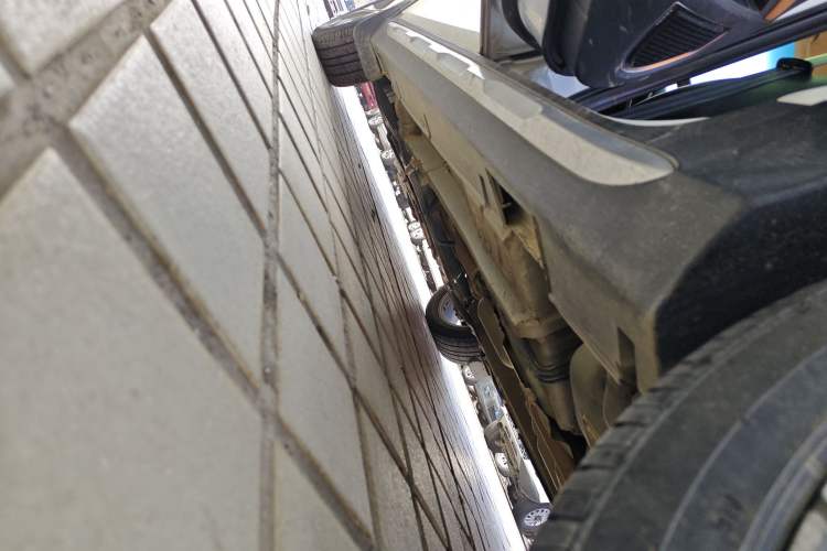Used Geely Auto Vision S1 2018 1.4T CVT FENGXING Model Left Side Sill