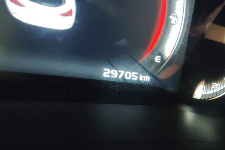Used Geely Auto Vision S1 2018 1.4T CVT FENGXING Model Odometer Close Up
