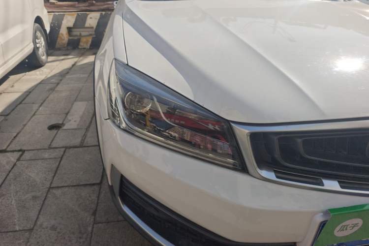 Used Geely Auto Vision S1 2018 1.4T CVT FENGXING Model Right Front Headlight