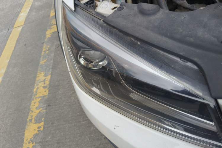 Used Geely Auto Vision S1 2018 1.5L CVT FENGXING Model Right Front Headlight