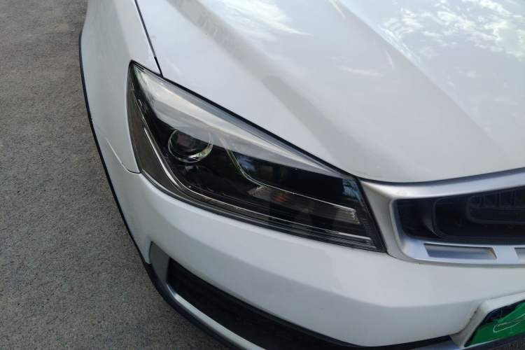Used Geely Auto Vision S1 2018 1.5L Manual FENGXING Model Right Front Headlight