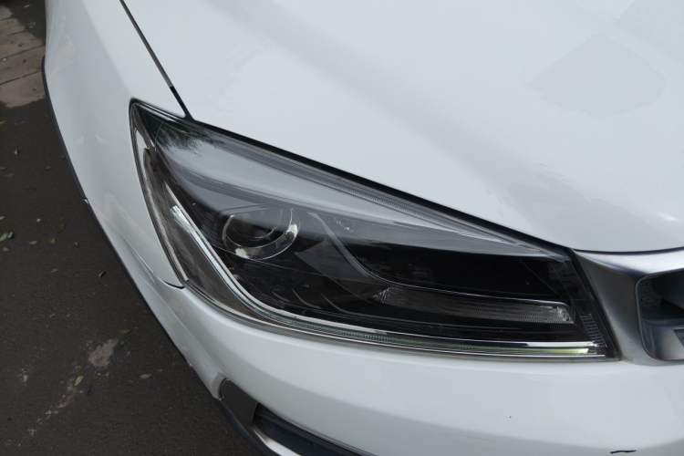 Used Geely Auto Vision S1 2018 1.5L CVT FENGXING Model Right Front Headlight