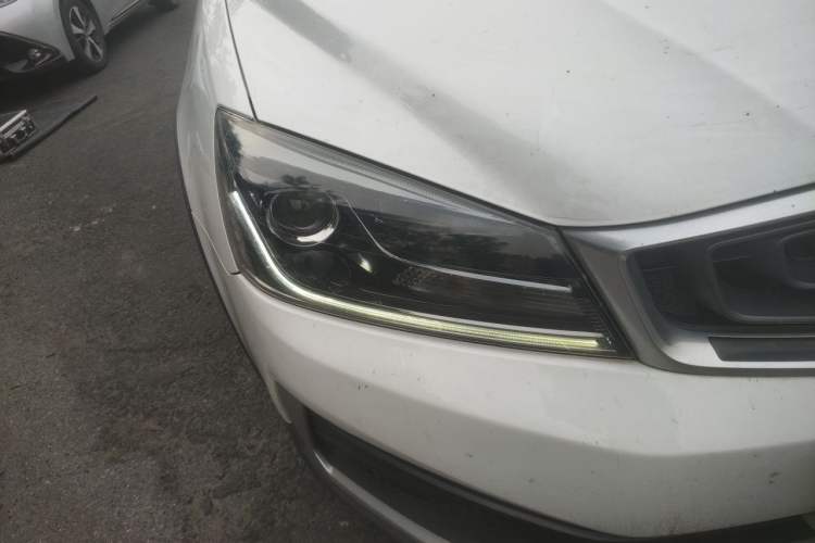 Used Geely Auto Vision S1 2018 1.4T CVT Fengchi Model Right Front Headlight