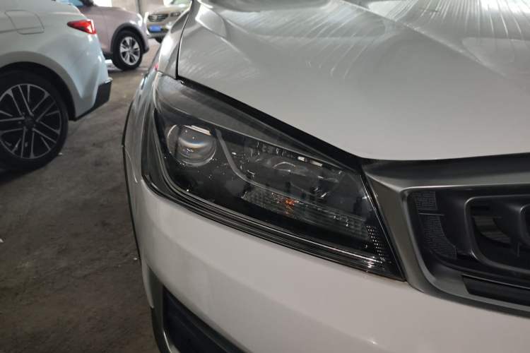 Used Geely Auto Vision S1 2018 1.4T CVT Fengchi Model Right Front Headlight