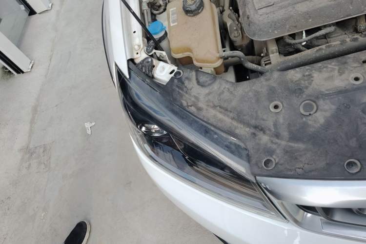 Used Geely Auto Vision S1 2018 1.4T CVT FENGXING Model Right Front Headlight