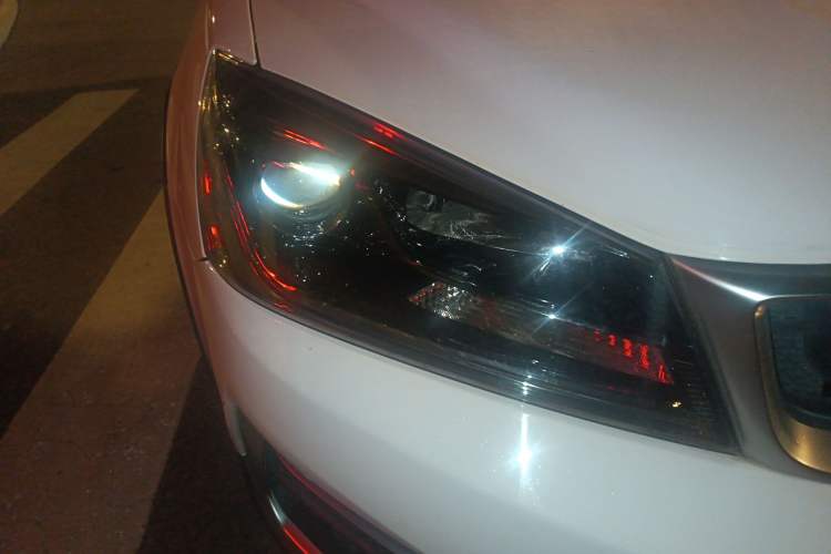 Used Geely Auto Vision S1 2018 1.4T CVT Fengchi Model Right Front Headlight