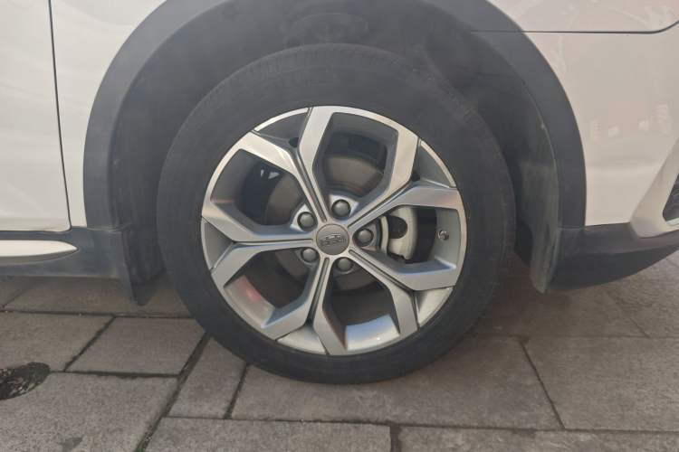 Used Geely Auto Vision S1 2018 1.4T CVT FENGXING Model Right Front Wheel Hub
