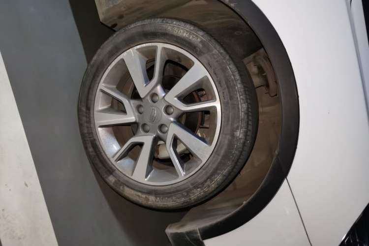 Used Geely Auto Vision S1 2018 1.4T CVT Fengchi Model Right Front Wheel Hub