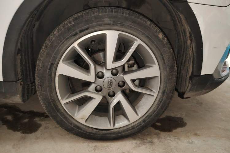 Used Geely Auto Vision S1 2018 1.4T CVT Fengchi Model Right Front Wheel Hub