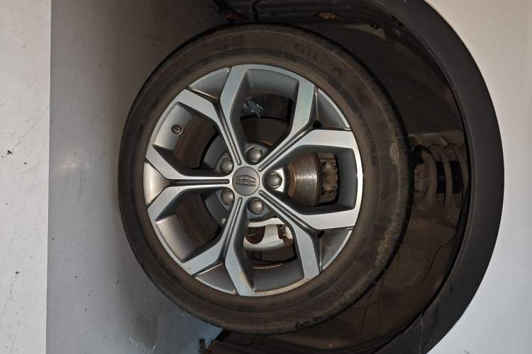 Used Geely Auto Vision S1 2018 1.4T CVT FENGXING Model Right Front Wheel Hub